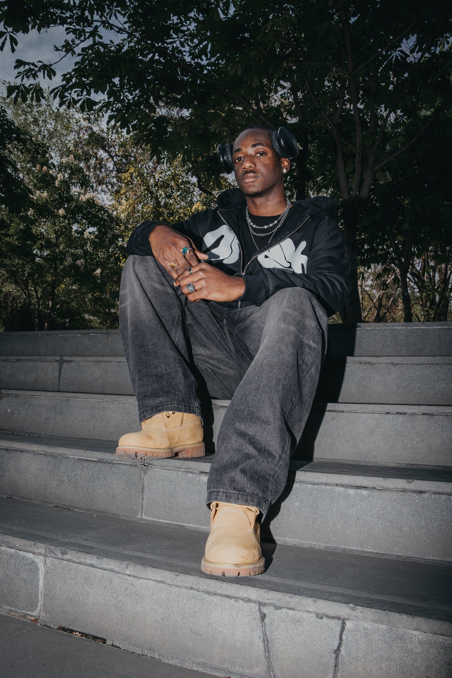 BLACK ZipUp Dusk Hoodie